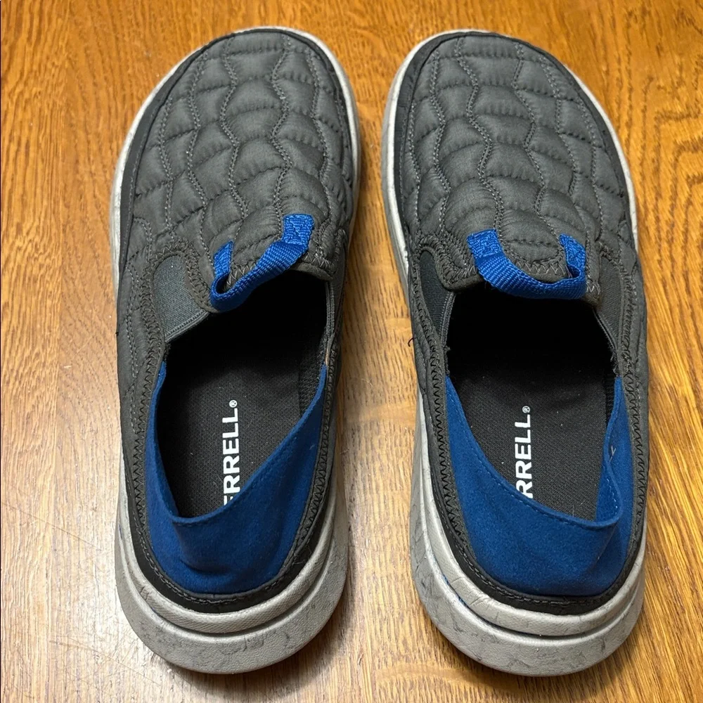 Merrell size 8 Gray Quilted Slip-On Men's Shoes